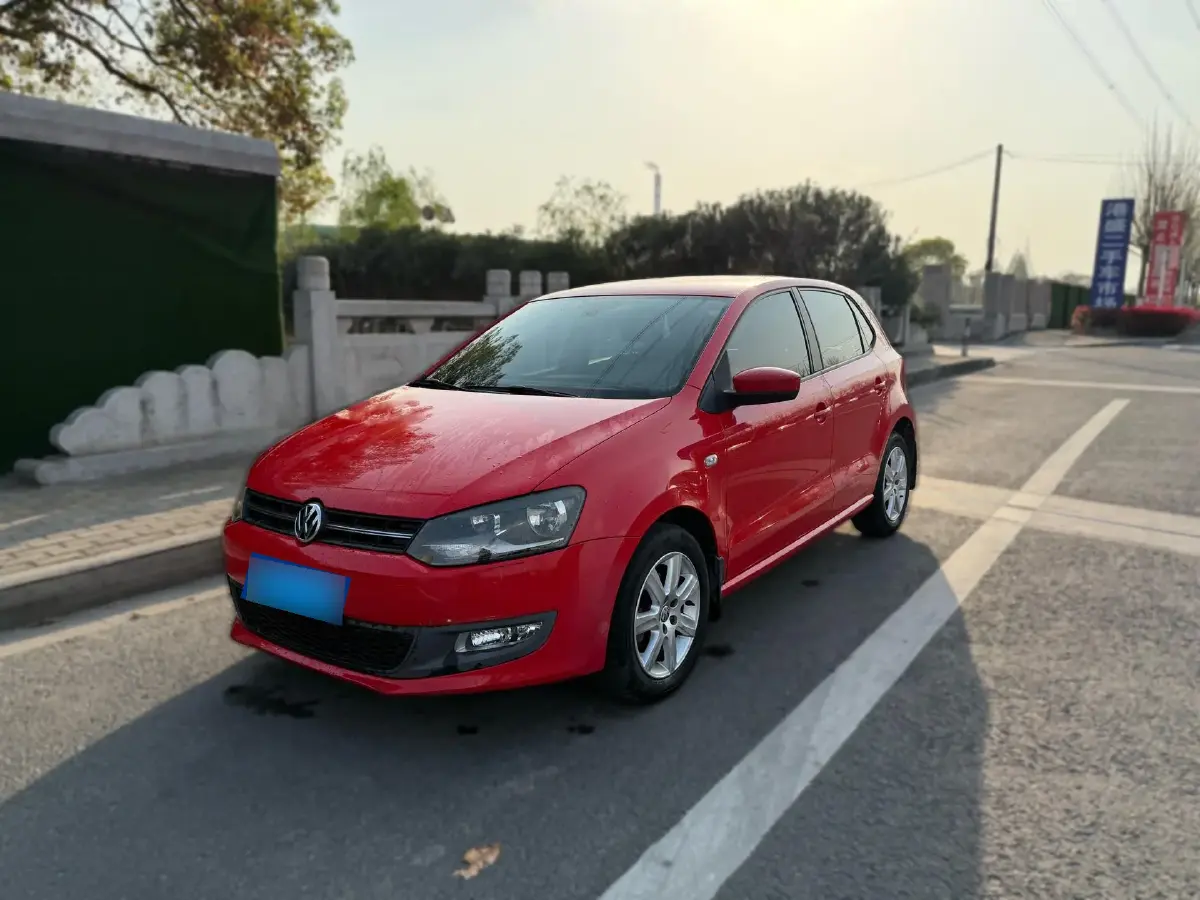 2013 Volkswagen Polo 1.4L 86HP L4 5MT