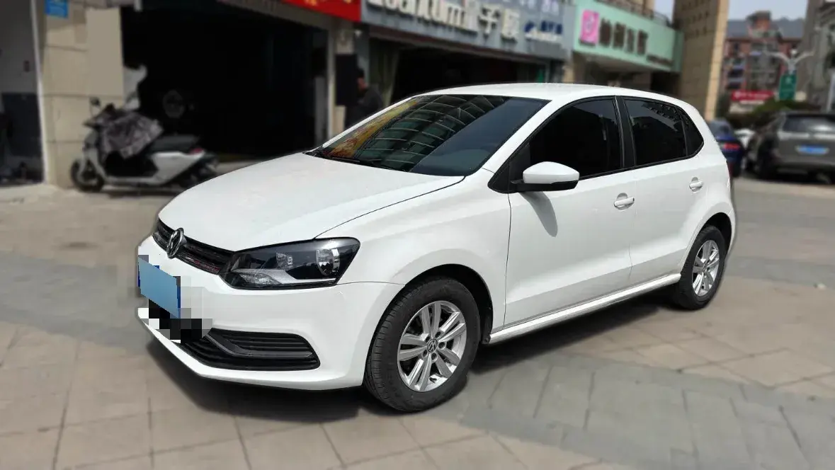 2016 Volkswagen Polo 1.4L 90HP L4 6AT