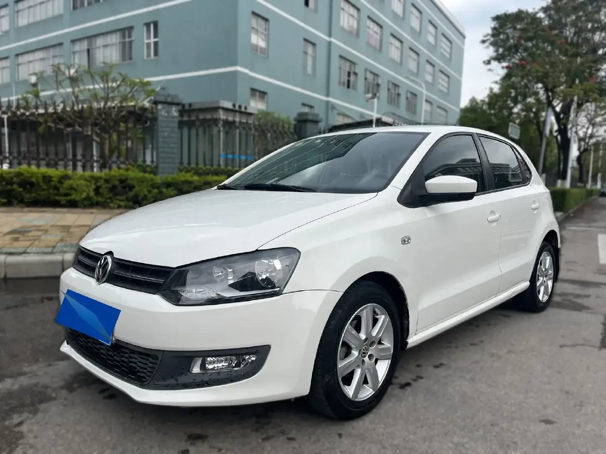 2013 Volkswagen Polo 1.4L 86HP L4 5MT