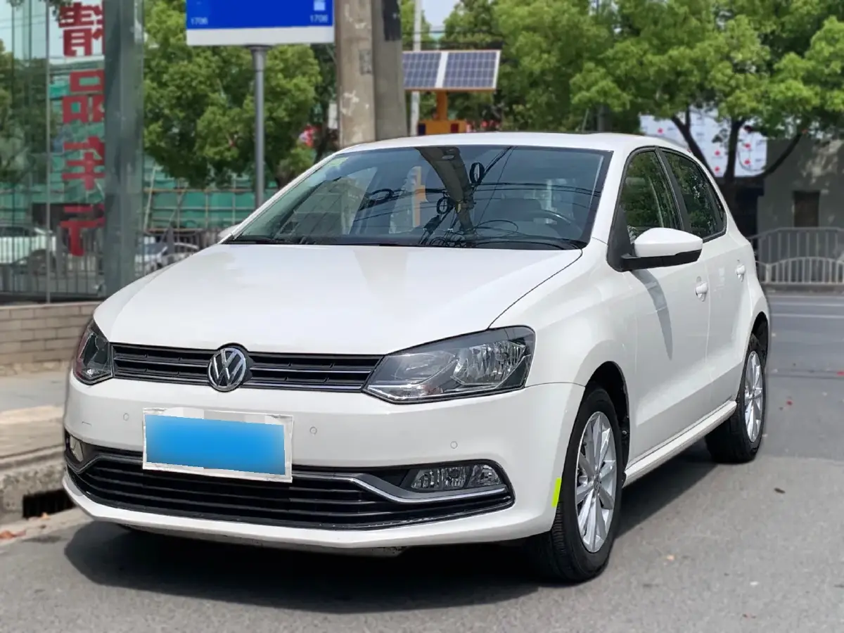 2014 Volkswagen Polo 1.4L 90HP L4 6AT