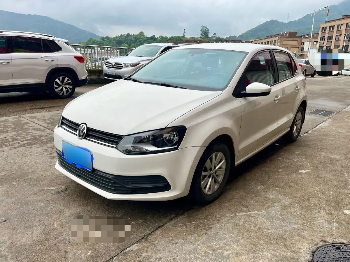 2016 Volkswagen Polo 1.4L 90HP L4 6AT