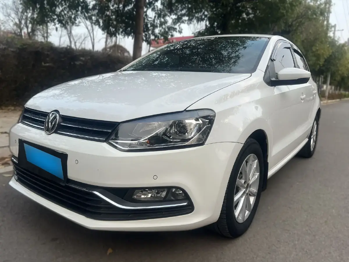 2014 Volkswagen Polo 1.4L 90HP L4 6AT