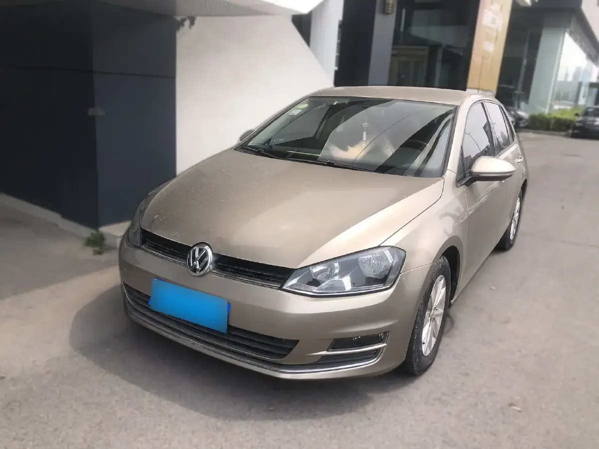 2011 Volkswagen Golf 1.6L 105HP L4 5MT