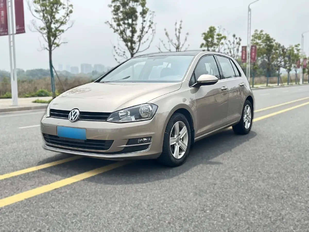 2014 Volkswagen Golf 1.4T 131HP L4 7DCT