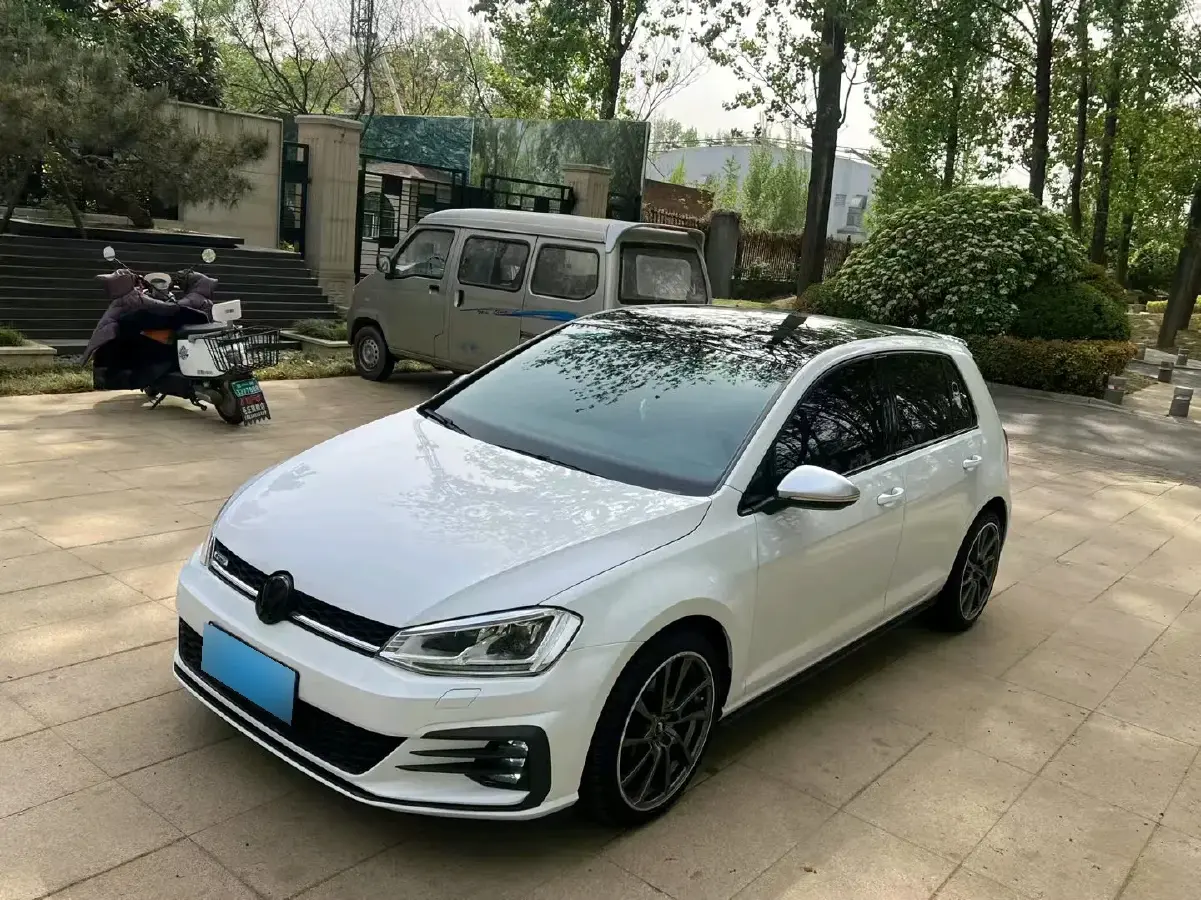 2015 Volkswagen Golf 1.4T 131HP L4 7DCT