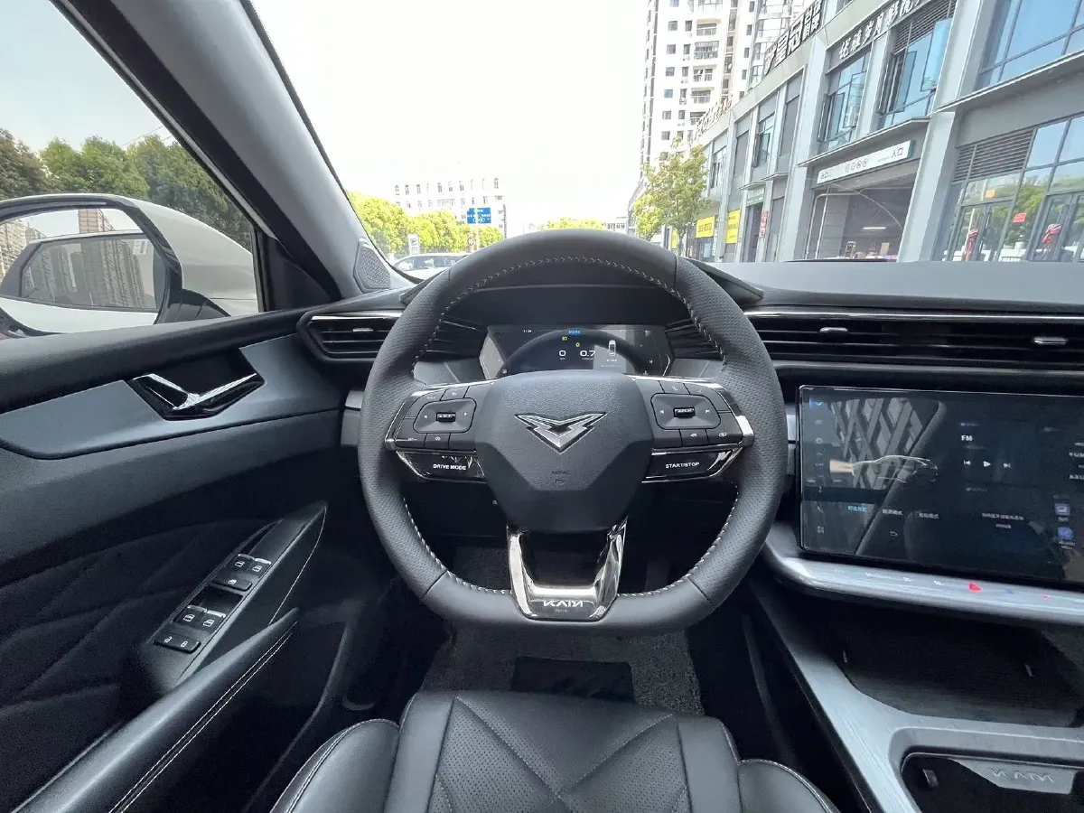 2023 KaiYi KunLun 1.6T 197HP L4 7DCT,autocango,china used car exporter,china ev exporter,chinese used car exporter,chinese used ev exporter