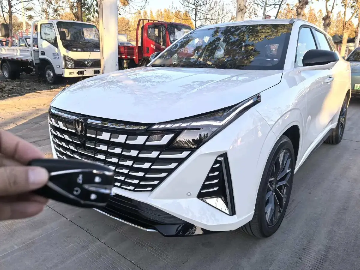 2024 ChangAn UNI-Z 1.5L 98HP L4 E-CVT PHEV 18.4KWH
