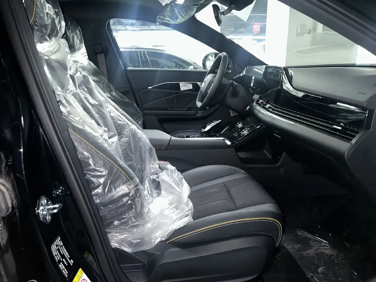 2022 Bestune B70S 1.5T 169HP L4 7DCT,autocango,china used car exporter,china ev exporter,chinese used car exporter,chinese used ev exporter