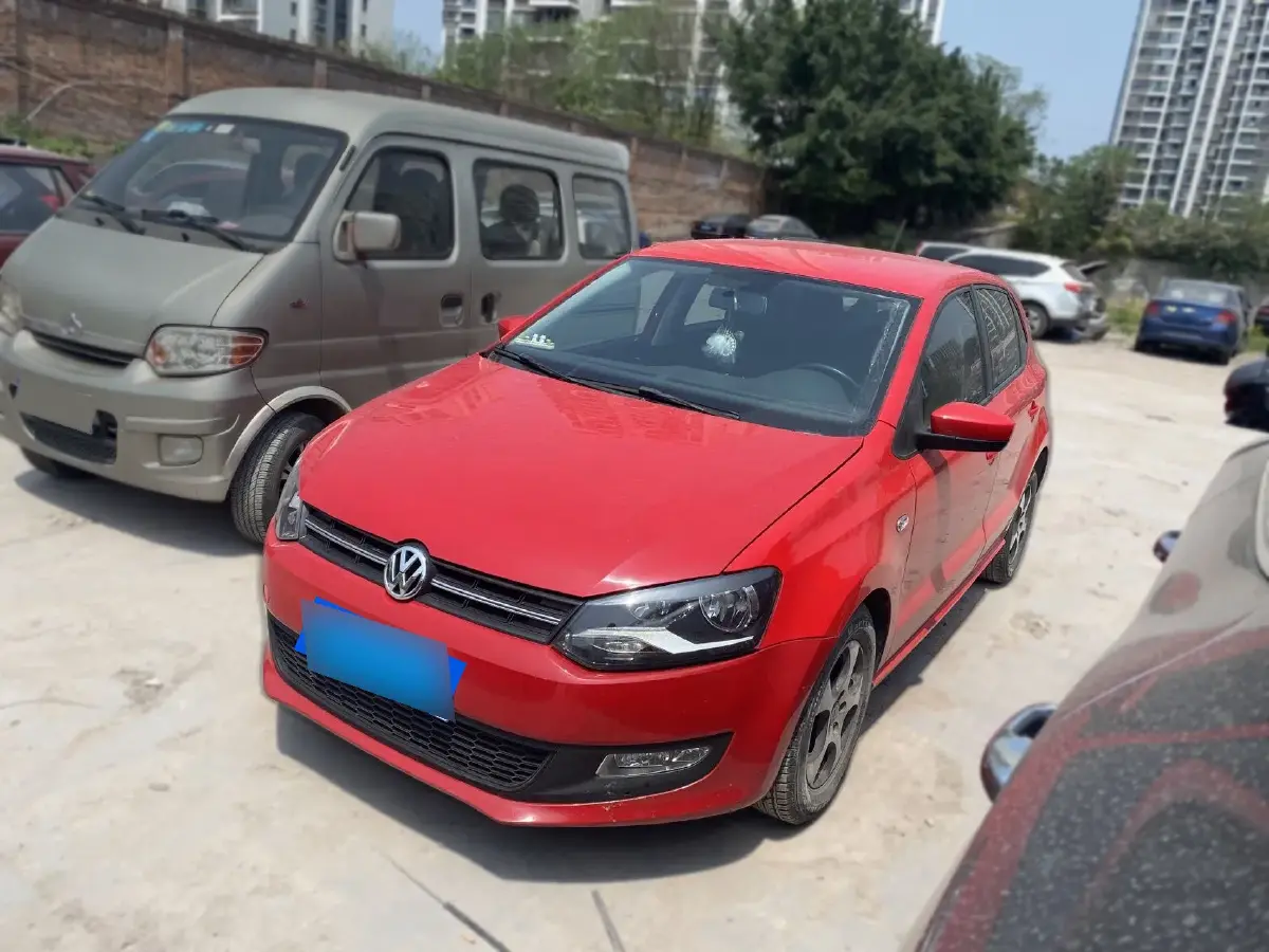 2013 Volkswagen Polo 1.4L 86HP L4 5MT
