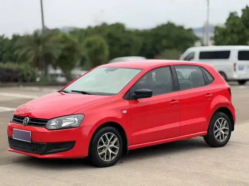 2013 Volkswagen Polo 1.4L 86HP L4 5MT