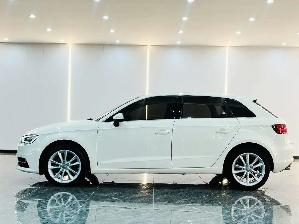 2025 Audi A3 1.5T 160HP L4 7DCT,autocango,china used car exporter,china ev exporter,chinese used car exporter,chinese used ev exporter