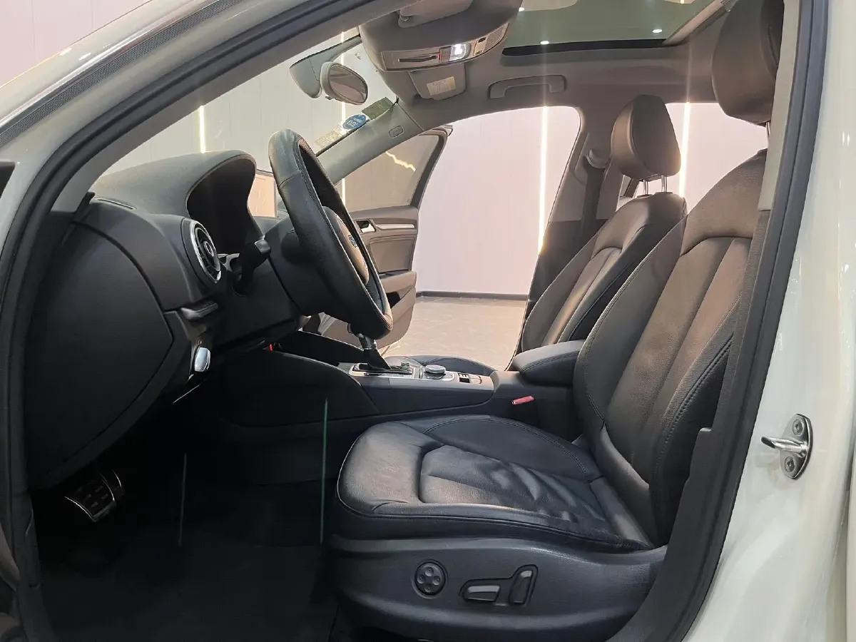 2025 Audi A3 1.5T 160HP L4 7DCT,autocango,china used car exporter,china ev exporter,chinese used car exporter,chinese used ev exporter