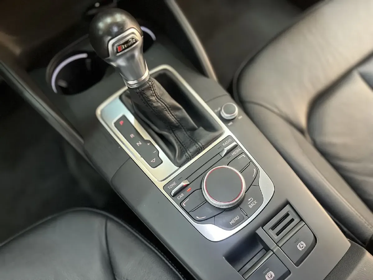 2025 Audi A3 1.5T 160HP L4 7DCT,autocango,china used car exporter,china ev exporter,chinese used car exporter,chinese used ev exporter