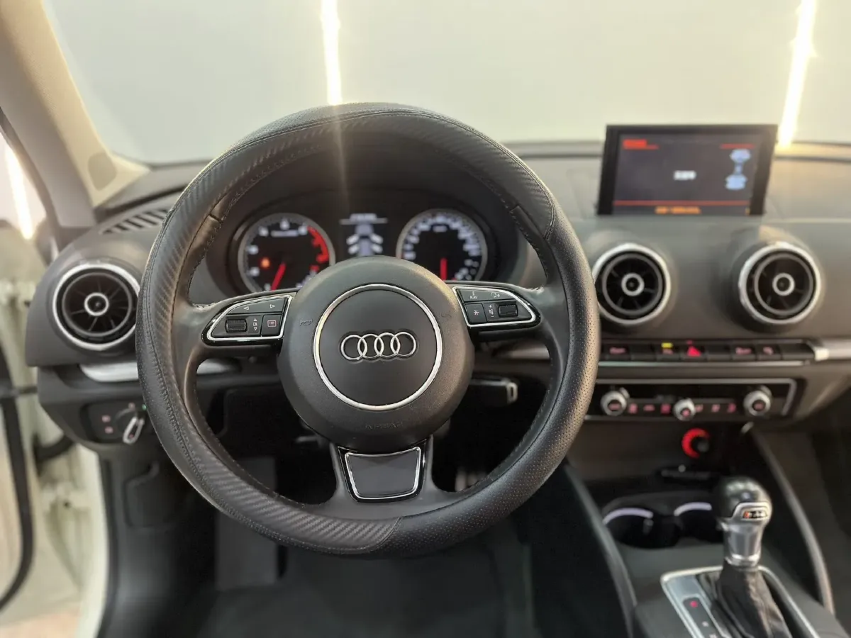 2025 Audi A3 1.5T 160HP L4 7DCT,autocango,china used car exporter,china ev exporter,chinese used car exporter,chinese used ev exporter