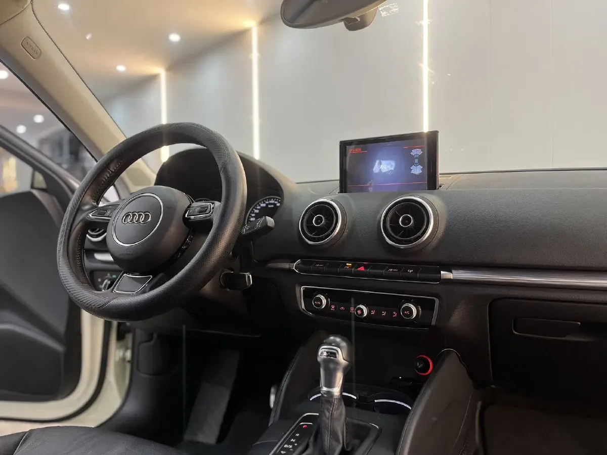 2025 Audi A3 1.5T 160HP L4 7DCT,autocango,china used car exporter,china ev exporter,chinese used car exporter,chinese used ev exporter