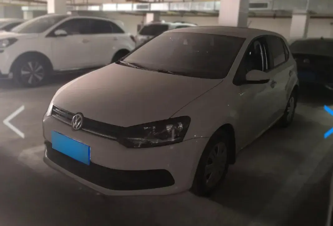 2016 Volkswagen Polo 1.4L 90HP L4 6AT