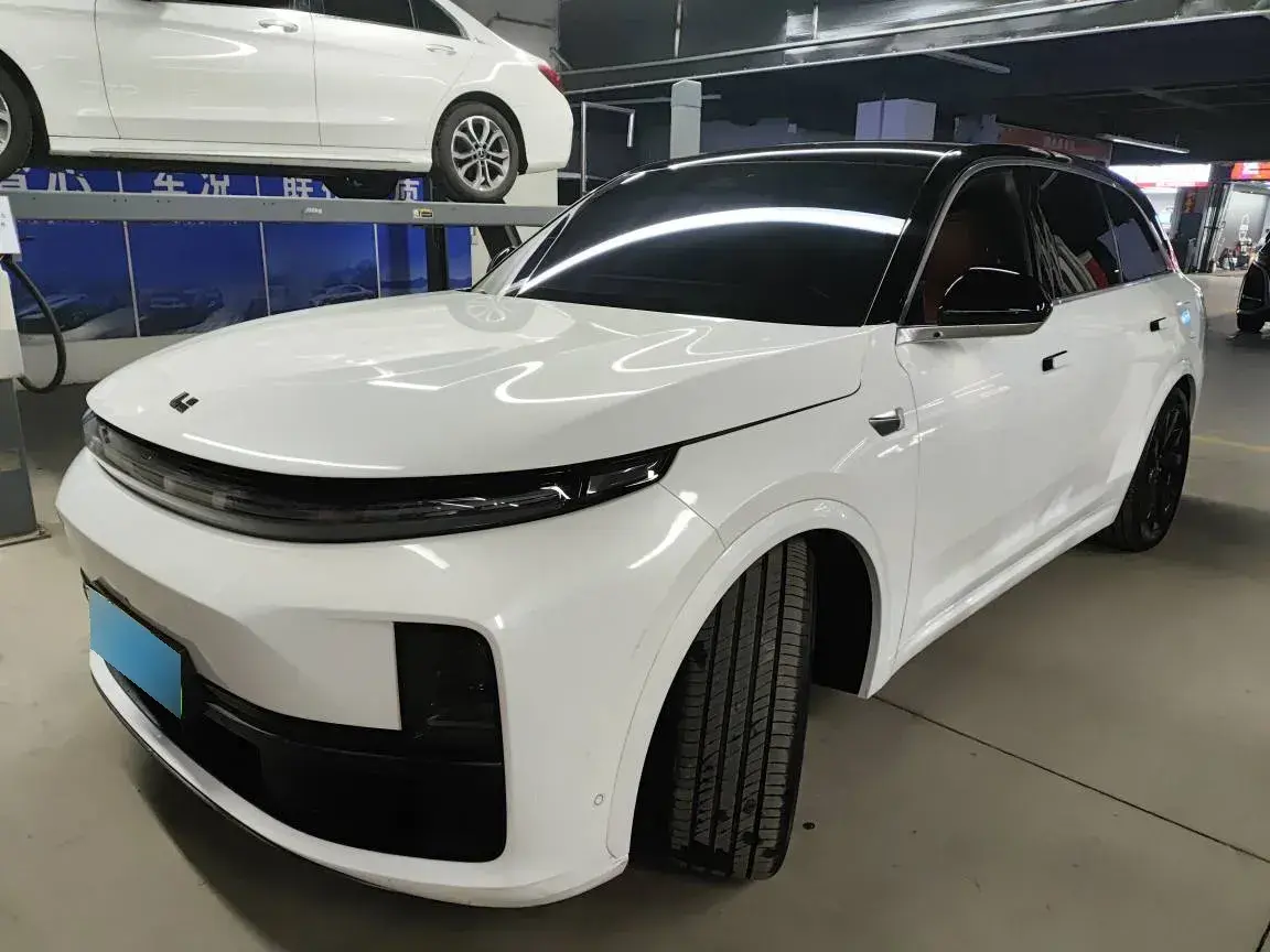 2023 Li L8 Range Extended 154HP REEV 40.9KWH