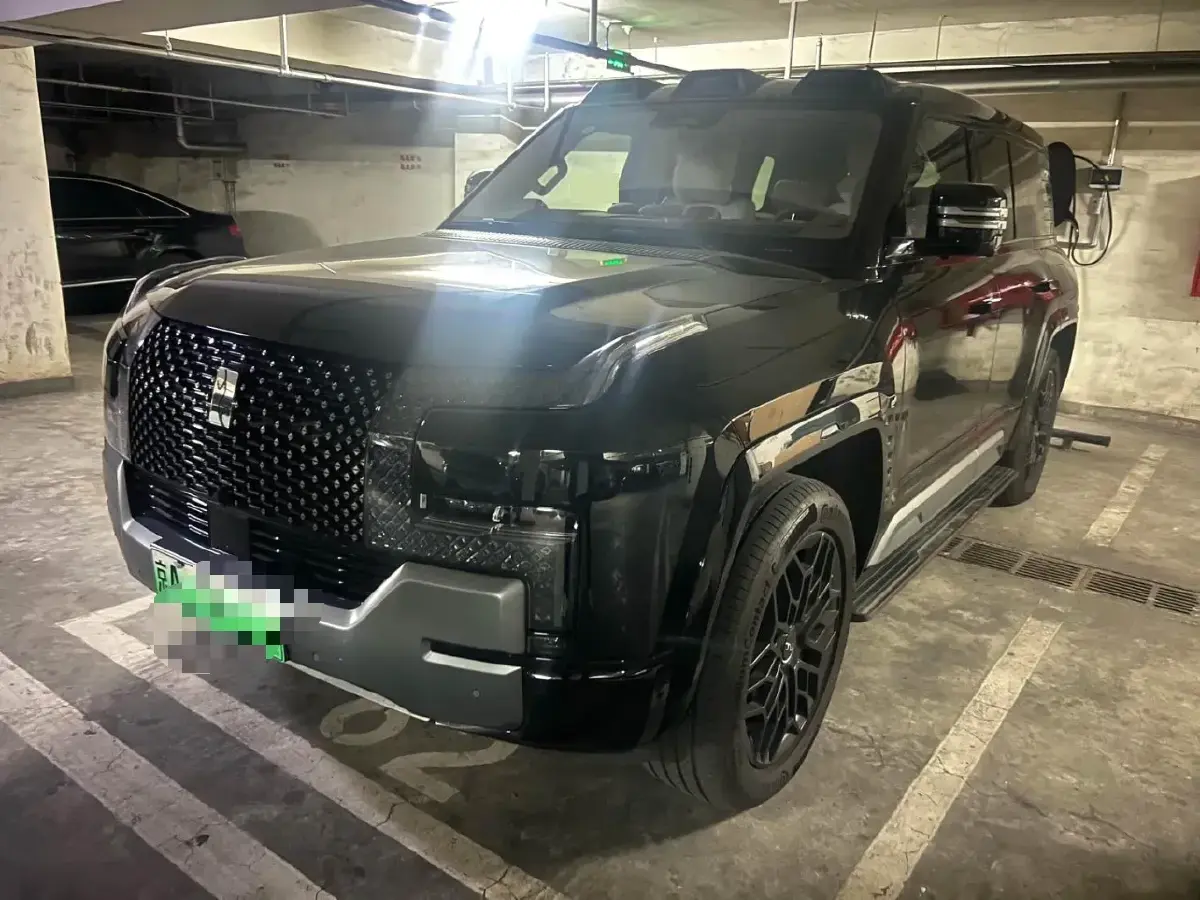 2023 YangWang U8 2.0T 272HP L4 REEV 49.05KWH