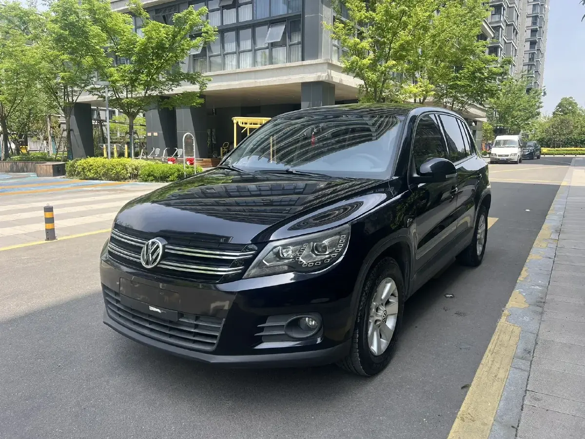 2012 Volkswagen Tiguan 1.8T 160HP L4 6AT
