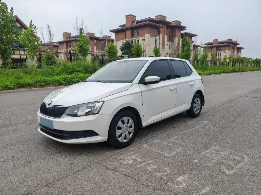2015 Skoda Fabia 1.6L 110HP L4 6AT