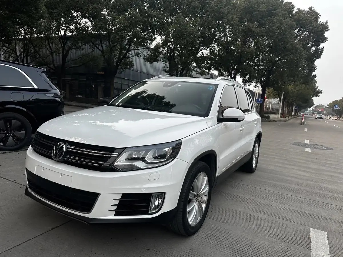2013 Volkswagen Tiguan 2.0T 200HP L4 6AT