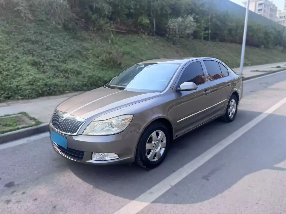 2012 Skoda Octavia 1.6L 105HP L4 5MT