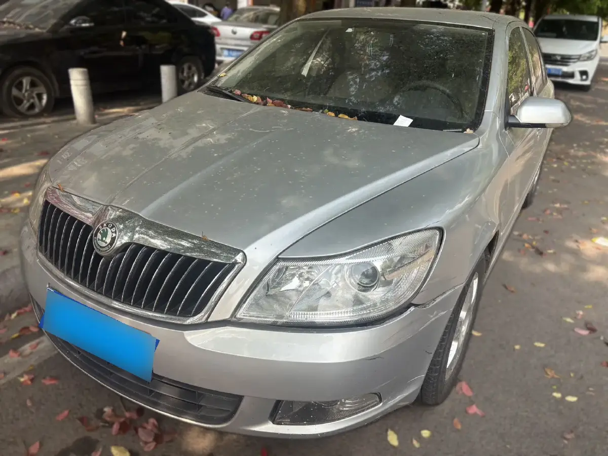 2012 Skoda Octavia 1.6L 105HP L4 5MT