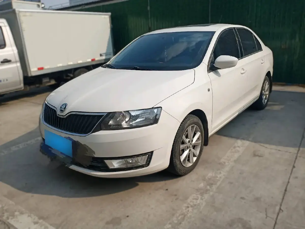 2015 Skoda Rapid 1.4L 90HP L4 5MT