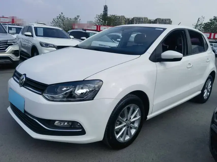 2016 Volkswagen Polo 1.6L 110HP L4 5MT