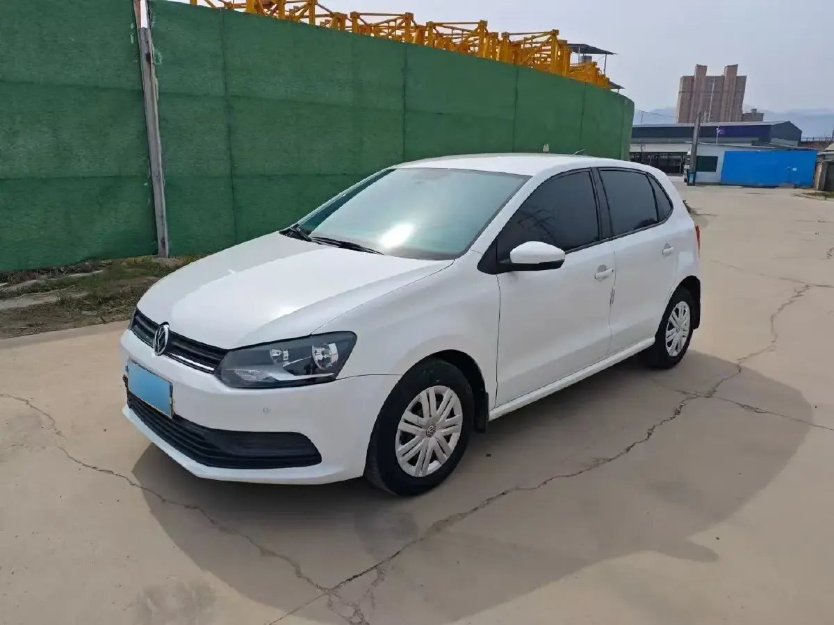 2016 Volkswagen Polo 1.4L 90HP L4 6AT