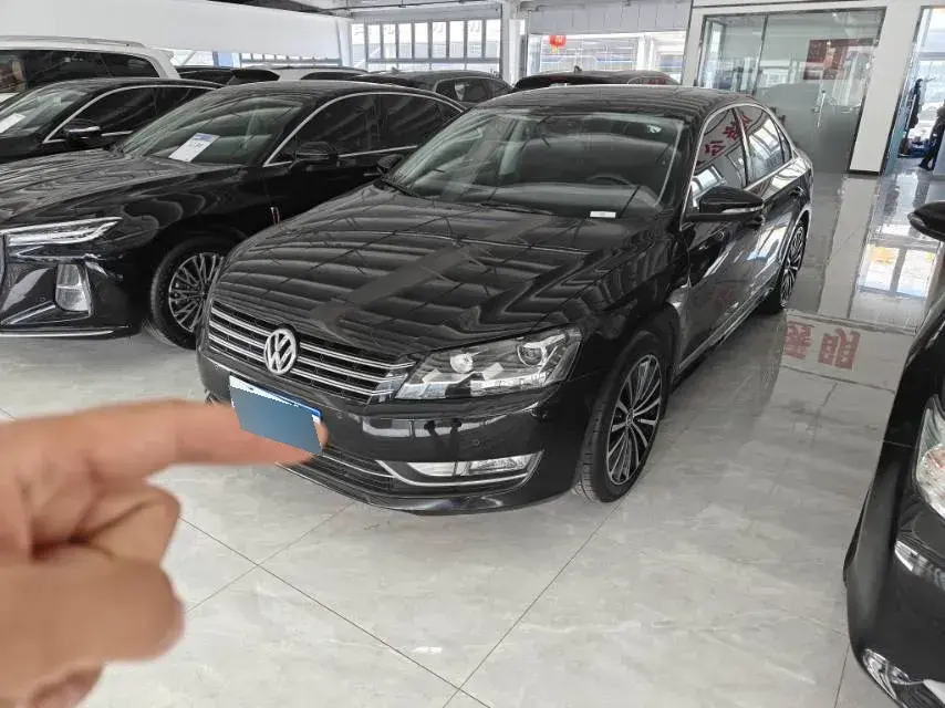 2015 Volkswagen Passat 1.8T 160HP L4 7DCT