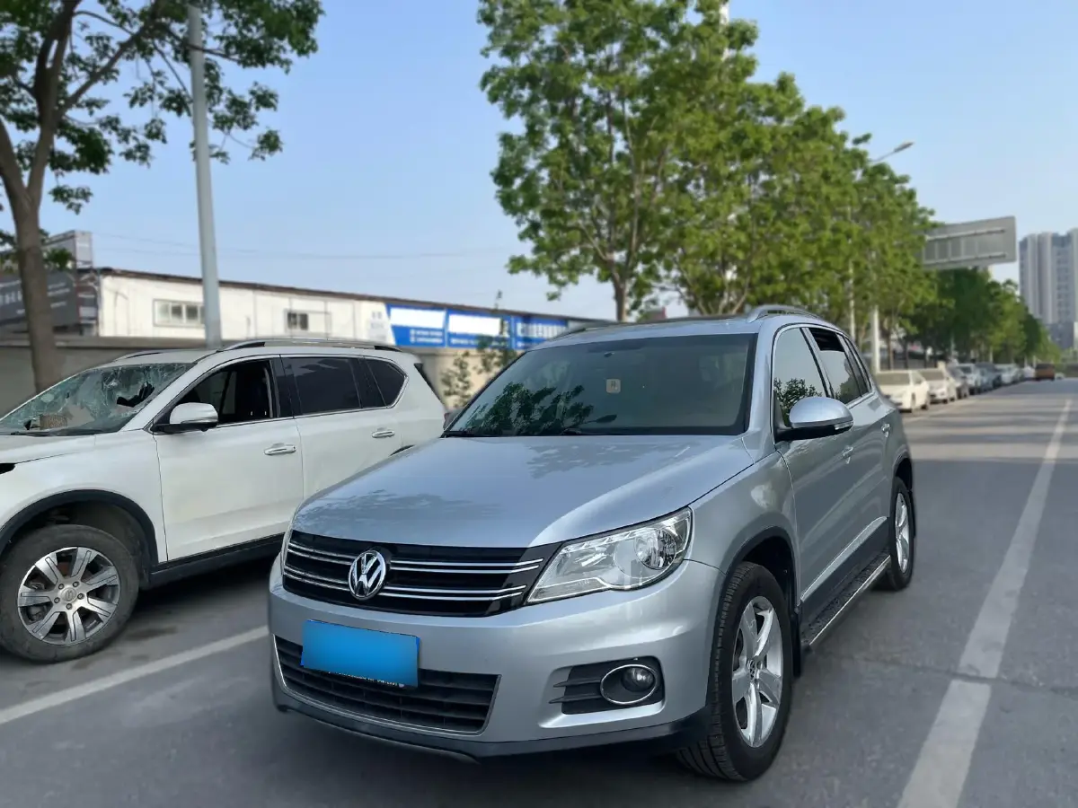 2012 Volkswagen Tiguan 1.8T 160HP L4 6AT