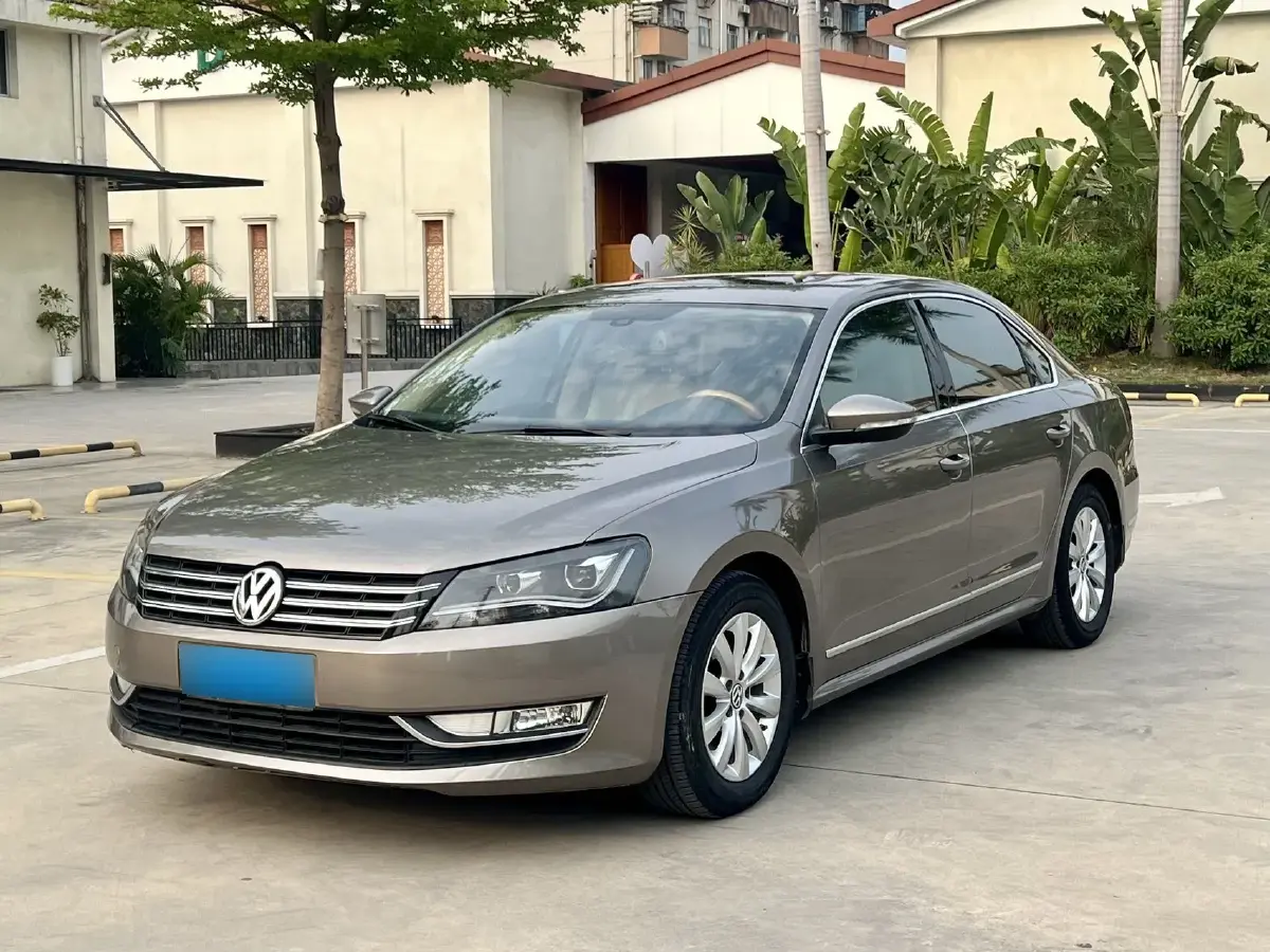 2014 Volkswagen Passat 1.8T 160HP L4 7DCT