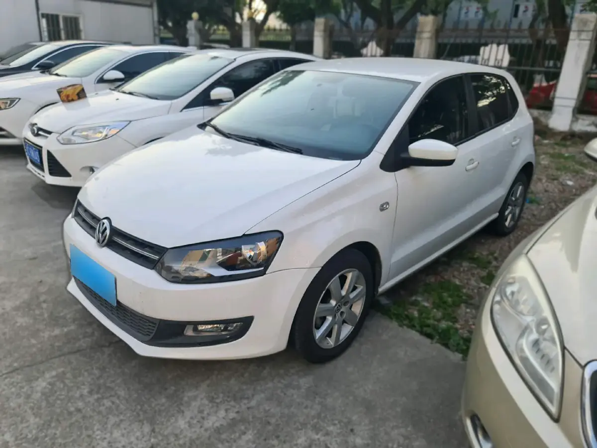 2013 Volkswagen Polo 1.4L 86HP L4 5MT