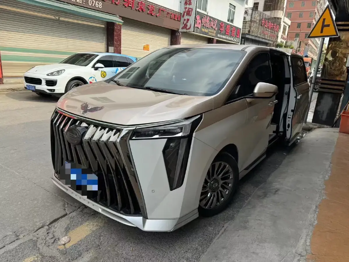 2023 GAC Trumpchi M8 2.0T 252HP L4 8AT