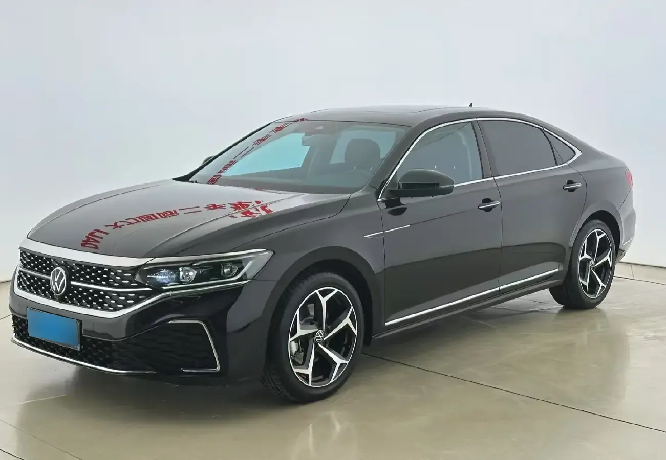 2024 Volkswagen Passat 2.0T 220HP L4 7DCT