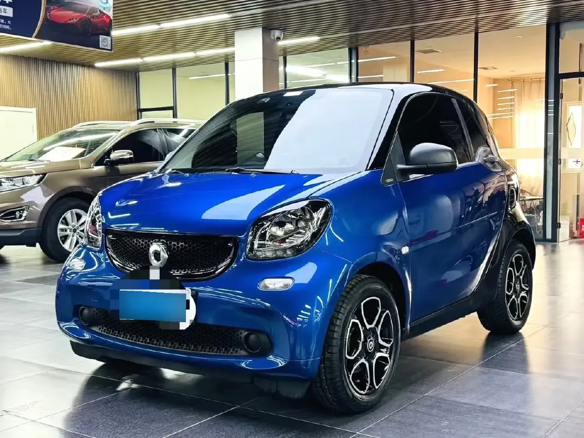 2019 Smart smart fortwo 0.9T 90HP L3 6DCT,autocango,china used car exporter,china ev exporter,chinese used car exporter,chinese used ev exporter