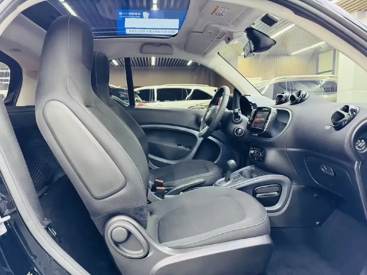 2019 Smart smart fortwo 0.9T 90HP L3 6DCT,autocango,china used car exporter,china ev exporter,chinese used car exporter,chinese used ev exporter