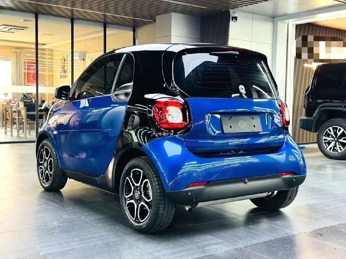 2019 Smart smart fortwo 0.9T 90HP L3 6DCT,autocango,china used car exporter,china ev exporter,chinese used car exporter,chinese used ev exporter