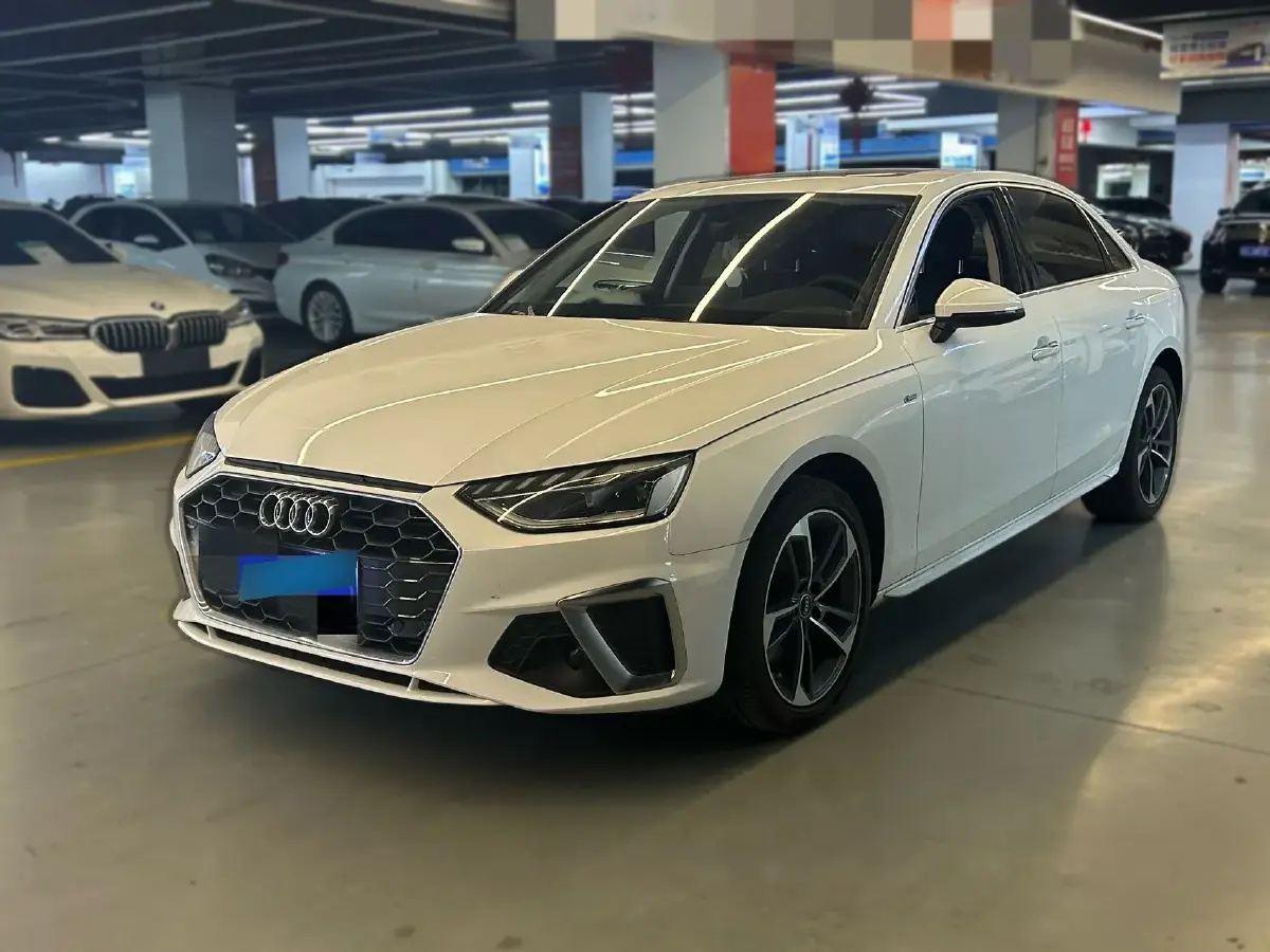 2022 Audi A4L 2.0T 190HP L4 7DCT