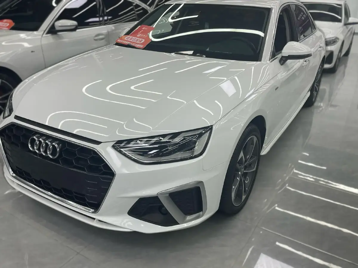 2020 Audi A4L 2.0T 150HP L4 7DCT