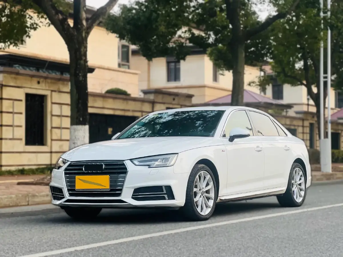 2018 Audi A4L 2.0T 190HP L4 7DCT