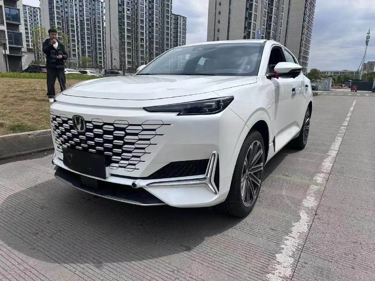 2023 ChangAn UNI-K 2.0T 233HP L4 8AT