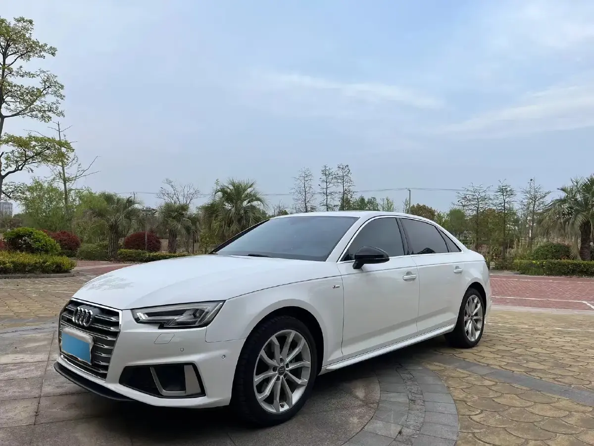 2019 Audi A4L 2.0T 190HP L4 7DCT