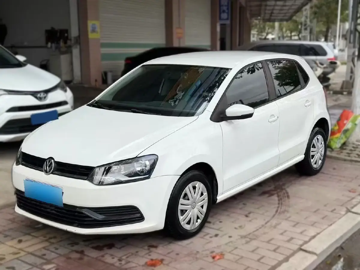 2016 Volkswagen Polo 1.4L 90HP L4 6AT