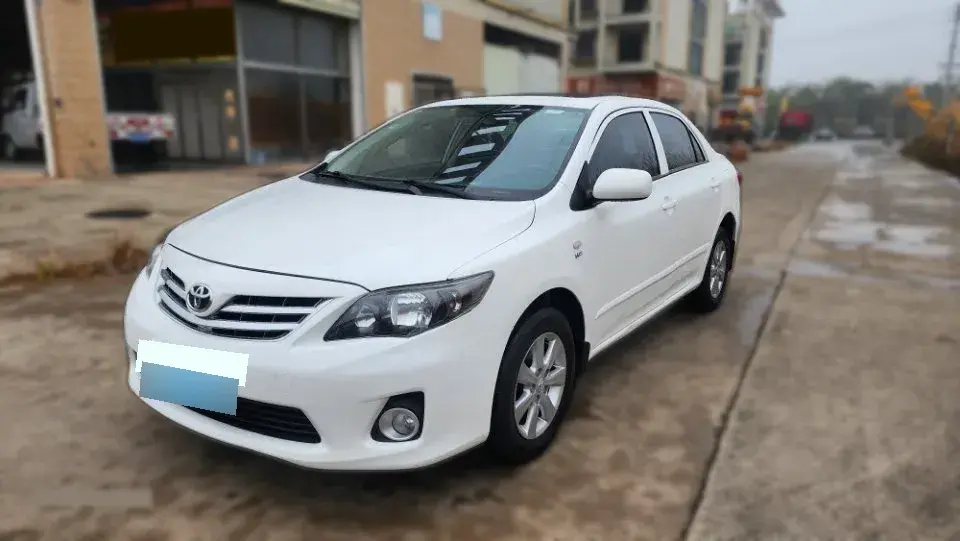 2013 Toyota Corolla 1.8L 140HP L4 CVT
