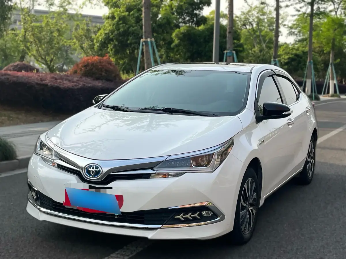 2017 Toyota Corolla 1.8L 99HP L4 E-CVT Hybrid