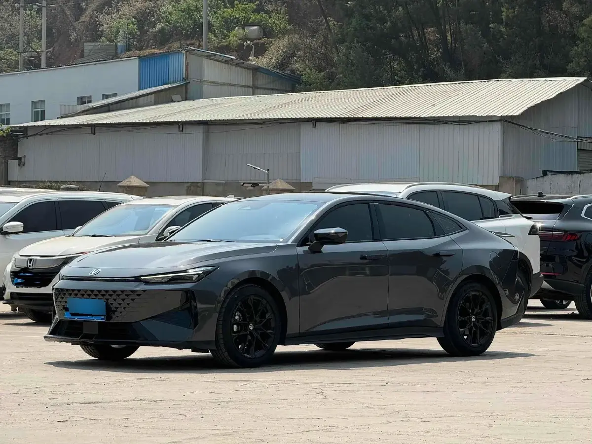 2024 ChangAn UNI-V 1.5T 188HP L4 7DCT