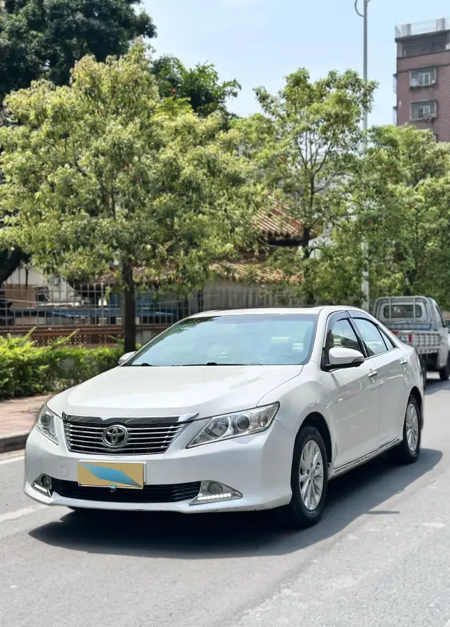 2013 Toyota Camry 2.0L 148HP L4 4AT