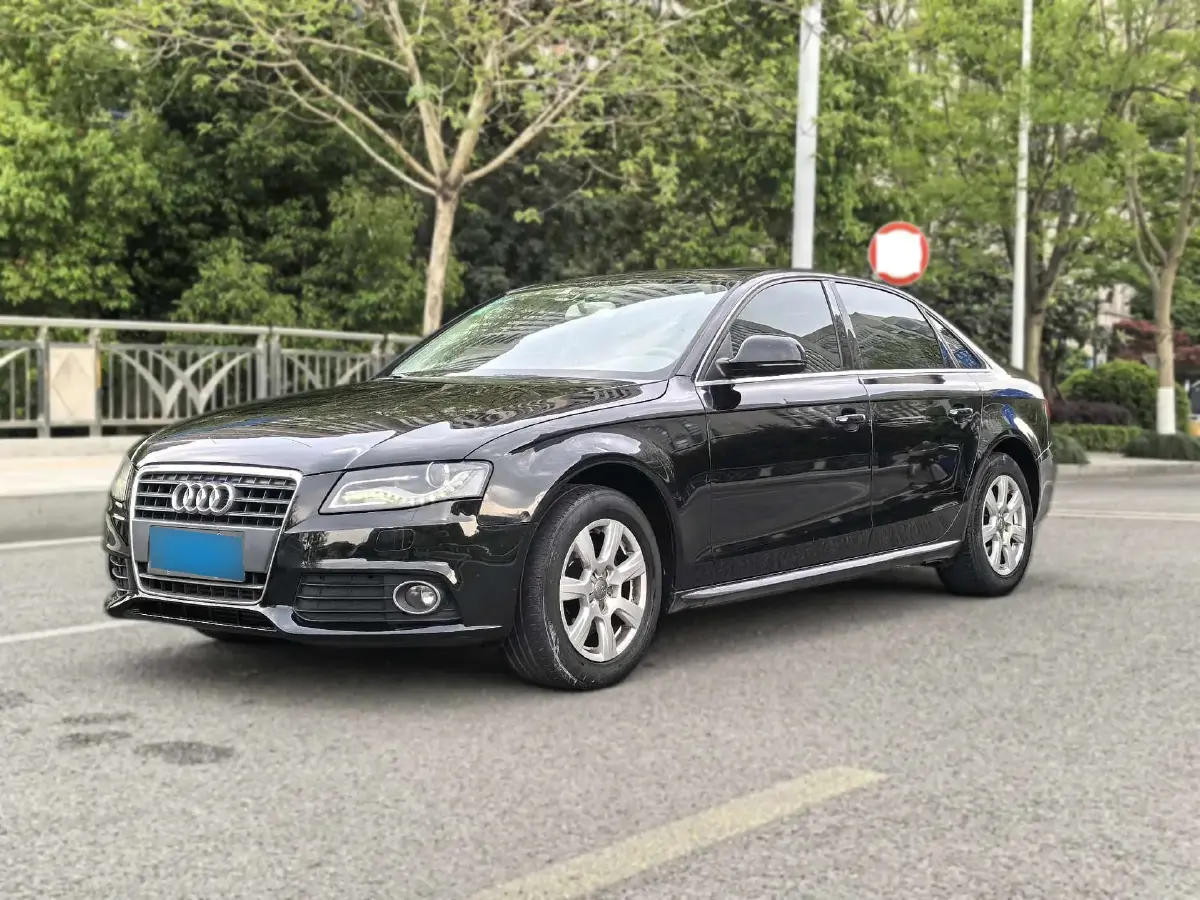 2011 Audi Q5 2.0T 211HP L4 8AT